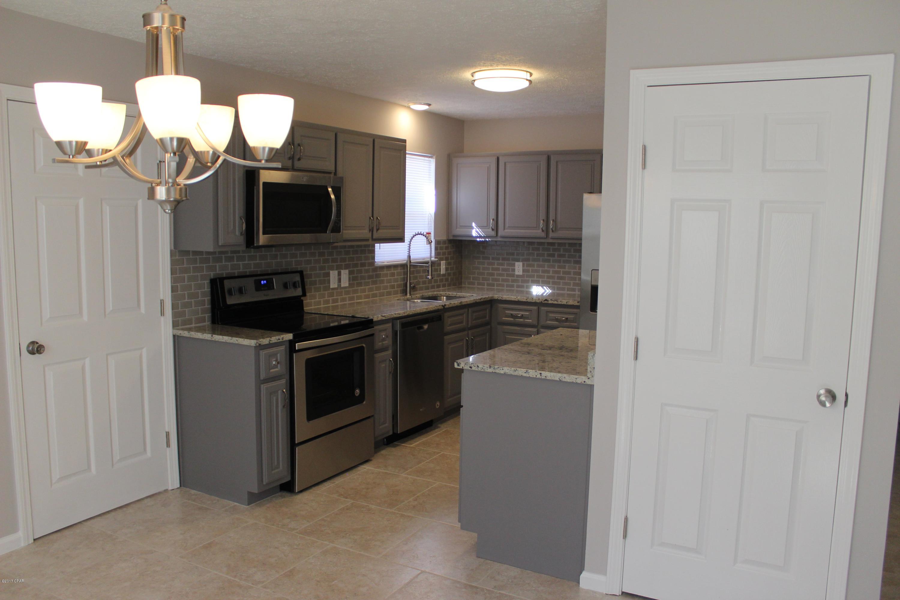 M N Kneeces Replat Pine-Lea - Residential