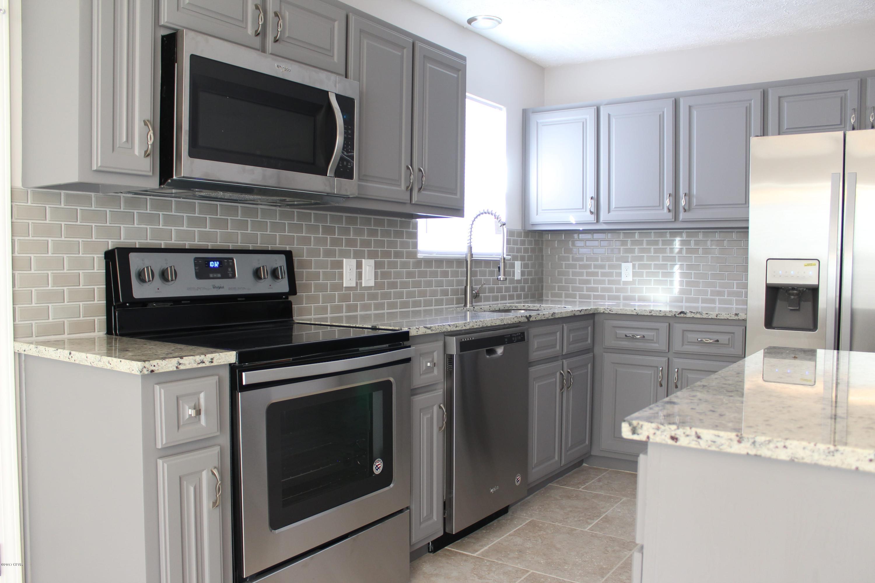 M N Kneeces Replat Pine-Lea - Residential