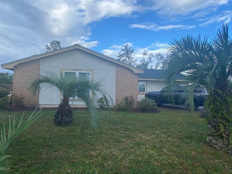 Located in one entrance neighborhood just off of 23rd Street. Interior features a large tiled family room with lots of built-in, formal living room with custom stone decorative fireplace, the kitchen has a tiled breakfast bar, breakfast nook, formal dining room, and vaulted ceilings. Exterior offers large corner lot, privacy fence, sprinkler system with lawn pump, storage building, all on a cul de sac!