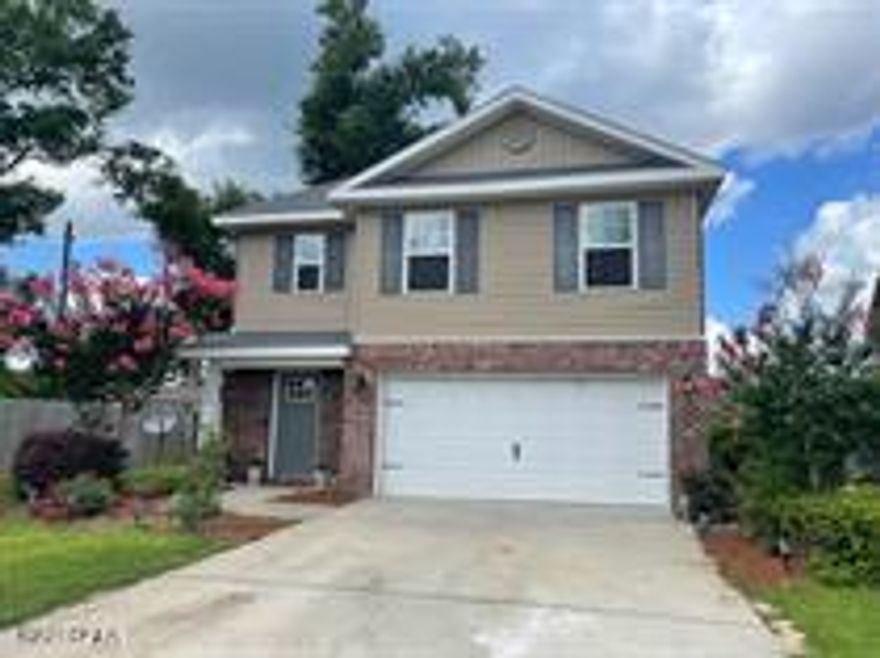 Cute 5 bedroom 3 bath house. Large open kitchen with island overlooking the living area, granite counter tops, stainless appliance package, tile/carpet floors, all with an open floor plan and a beautiful view of the Bayou. Close proximity to Panama Country Club, one of Lynn Haven's finest communities. Community of newer homes with sidewalks and underground utilities. Fenced in backyard with an above ground pool, also has a two car garage. Pool service included. Small dogs negotiable, no cats allowed. 



***Ask us about new Security Deposit insurance options available to avoid additional out of pocket expenses! ***More info at http://sayrhino.com/