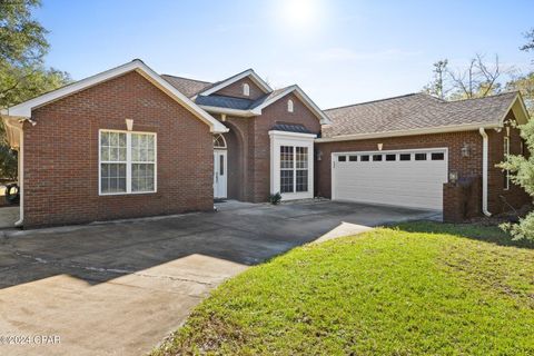 A home in Chipley