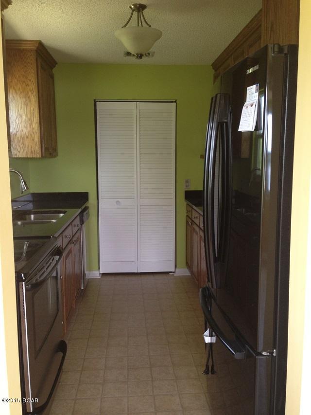 Leisure Lakes - Residential Lease