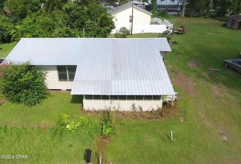 A home in Wewahitchka