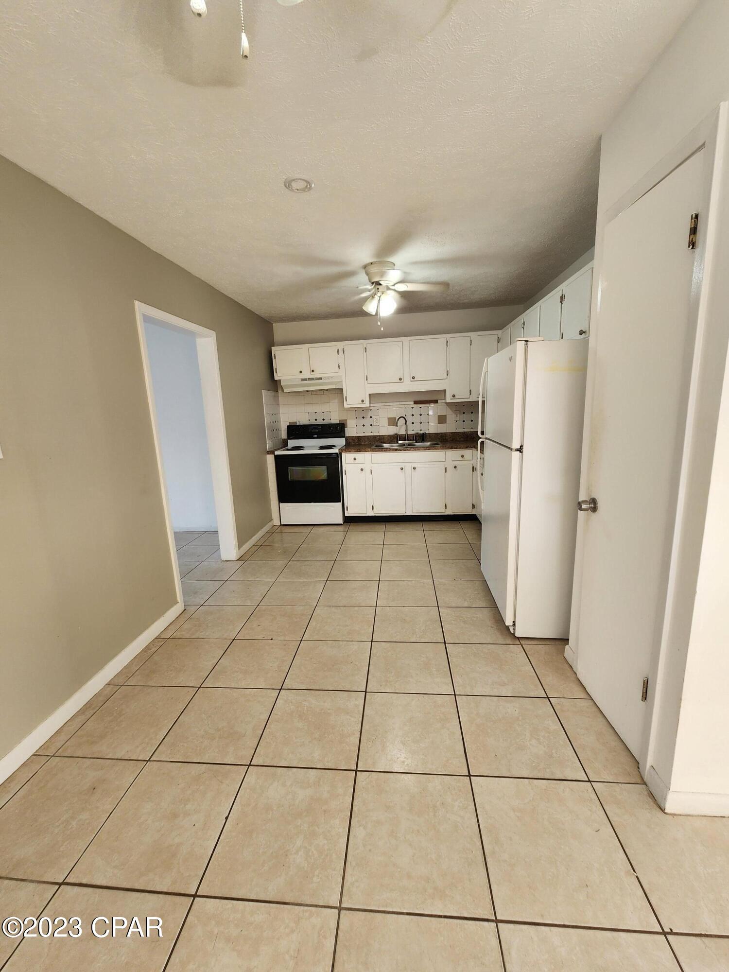 [No Recorded Subdiv] - Residential Lease