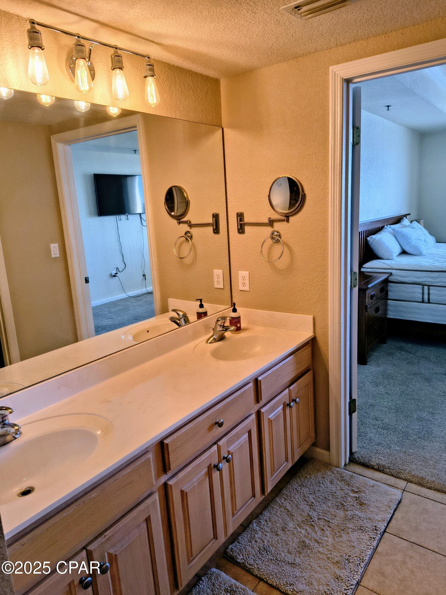 Hibiscus By The Bay - Residential