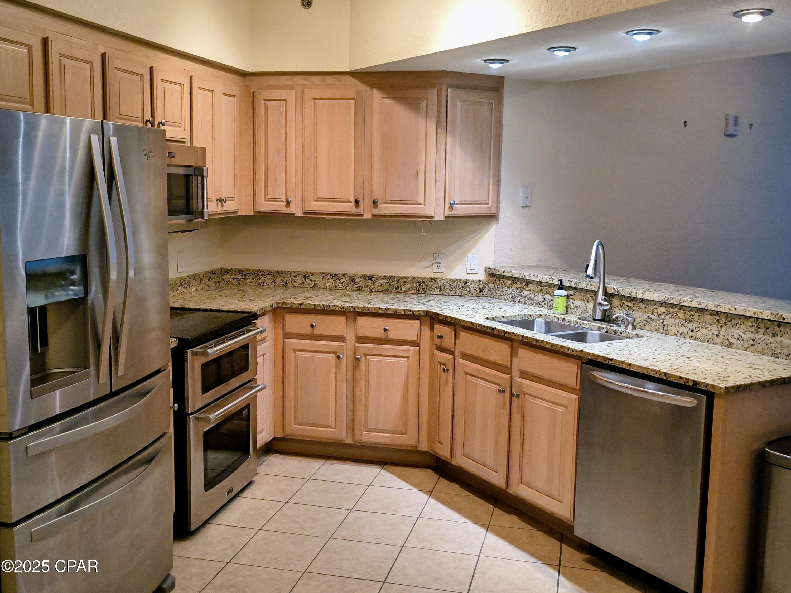 Hibiscus By The Bay - Residential