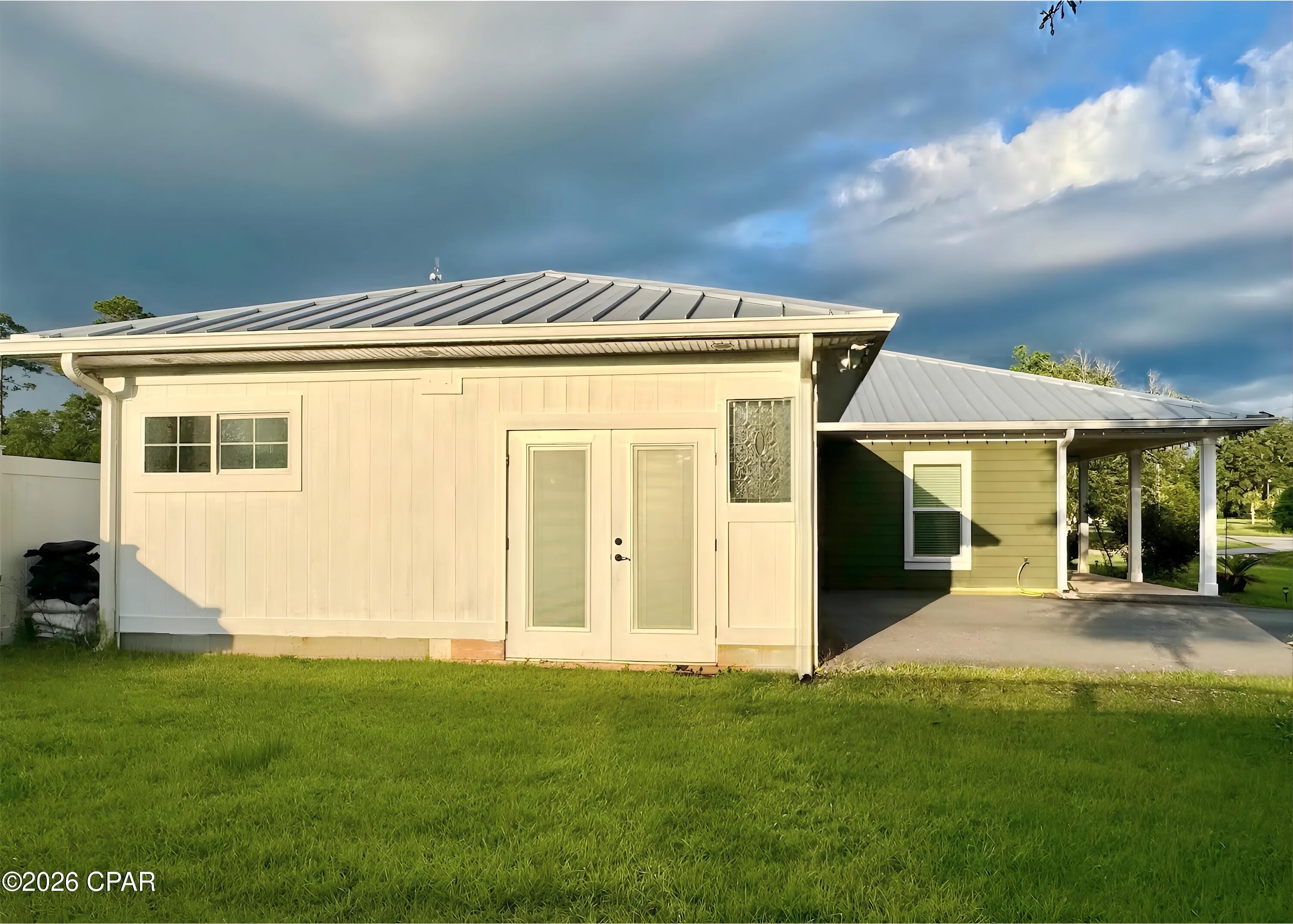 575 W River Road