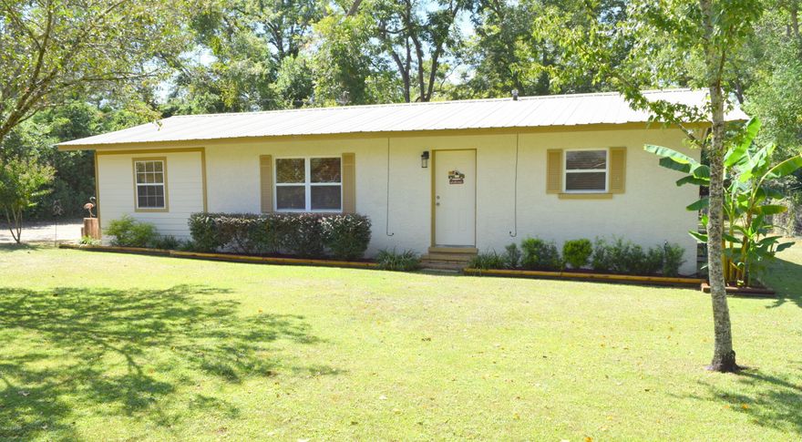 This recently renovated 3-bedroom, 1 bath home is move in ready and would make the perfect starter home! Inside you will find fresh paint throughout, updated kitchen cabinets and countertops and new vinyl plank flooring in the oversized bonus room. Enjoy your time outside in the freshly landscaped spacious yard or strolling through town as the property is conveniently located near restaurants, schools and shopping.