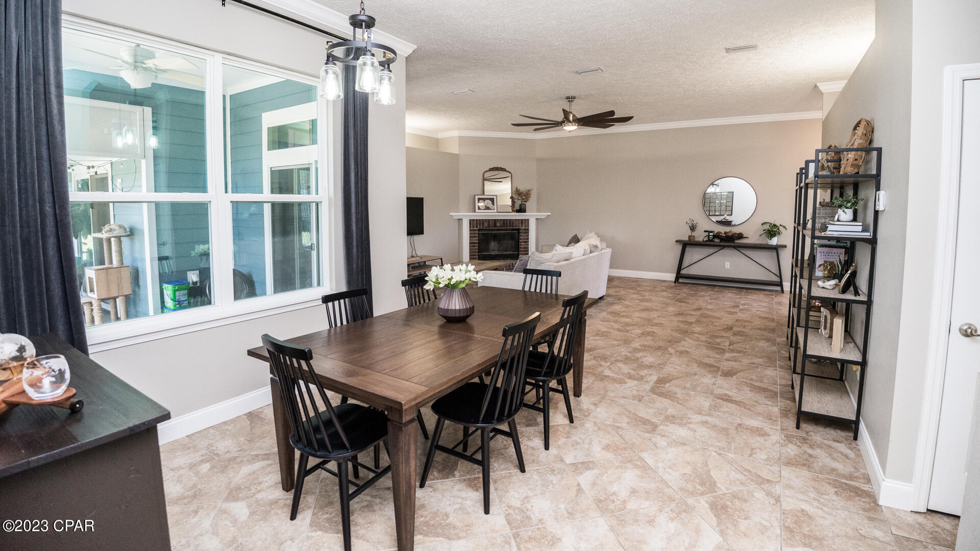 Colonial Est. - Residential