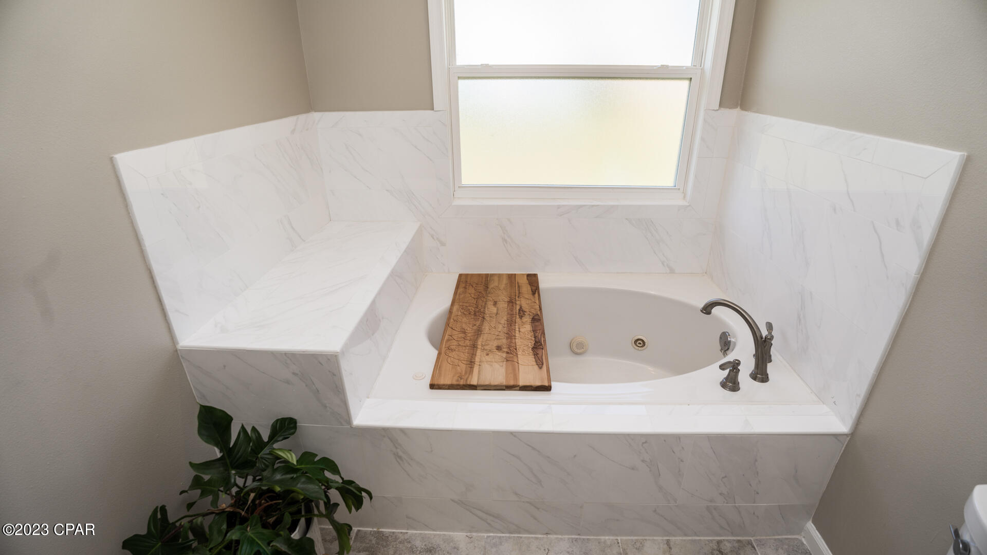 Colonial Est. - Residential