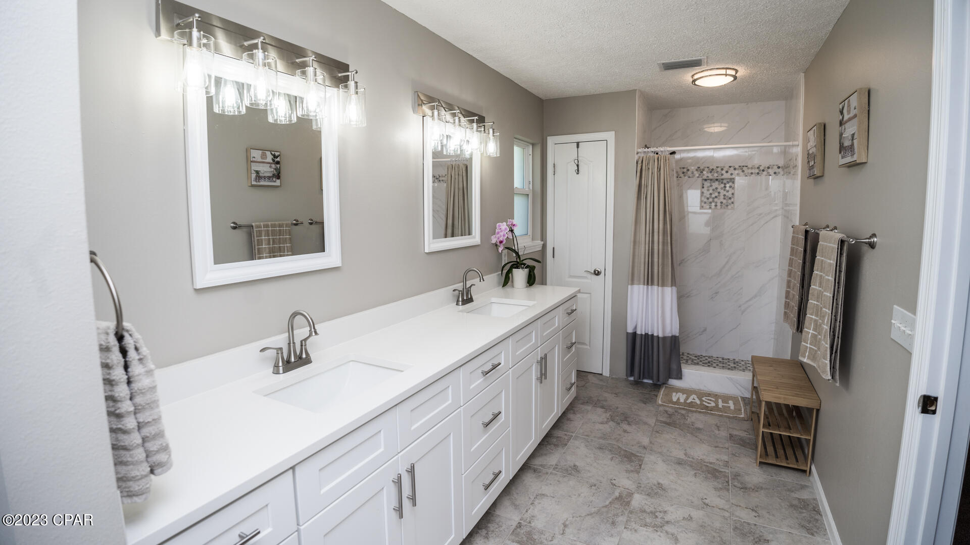 Colonial Est. - Residential