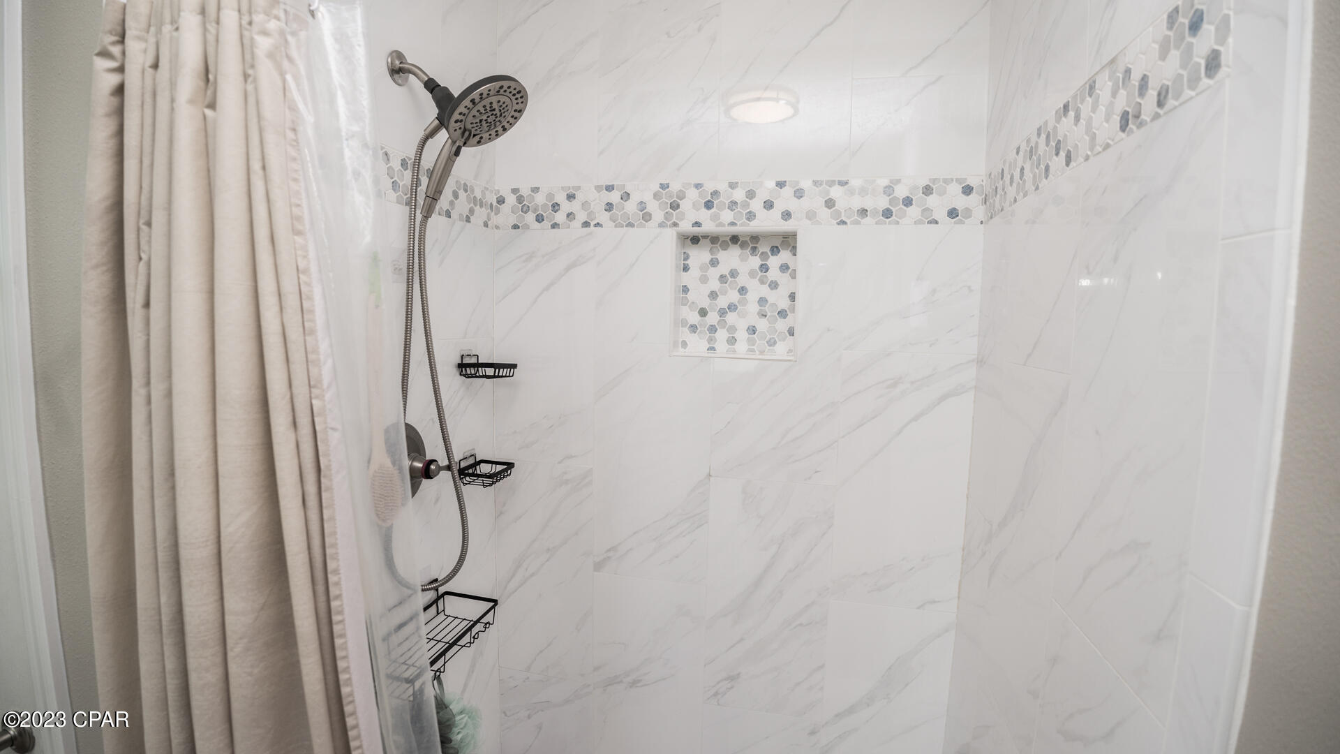 Colonial Est. - Residential