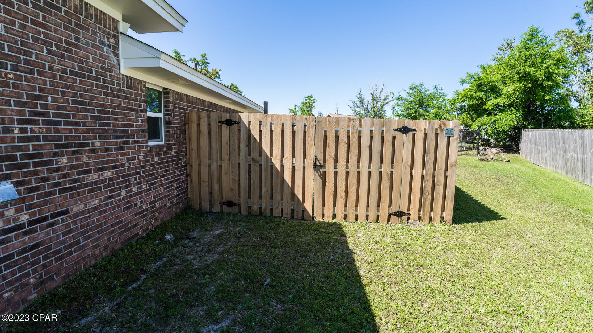 Colonial Est. - Residential