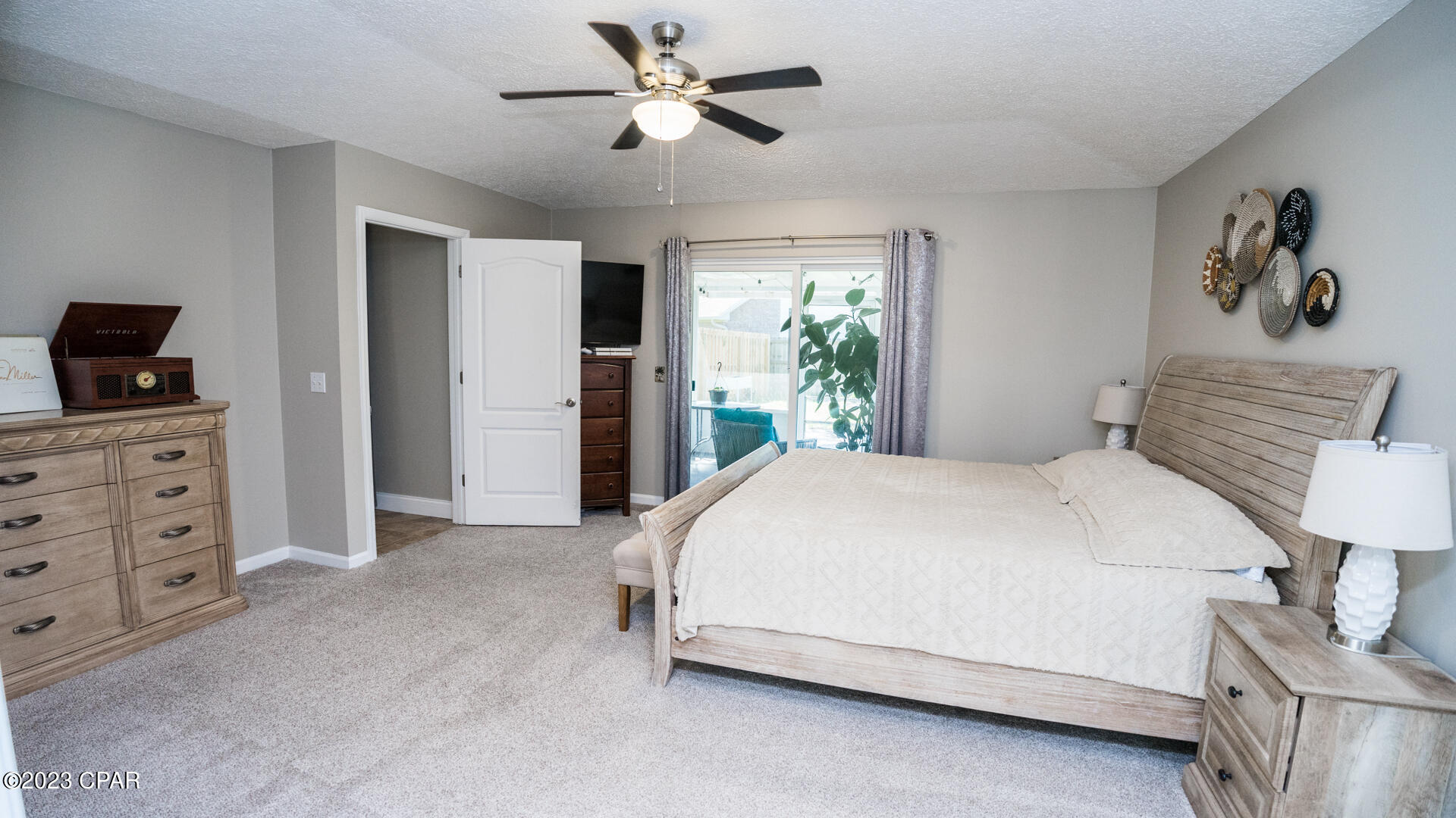 Colonial Est. - Residential