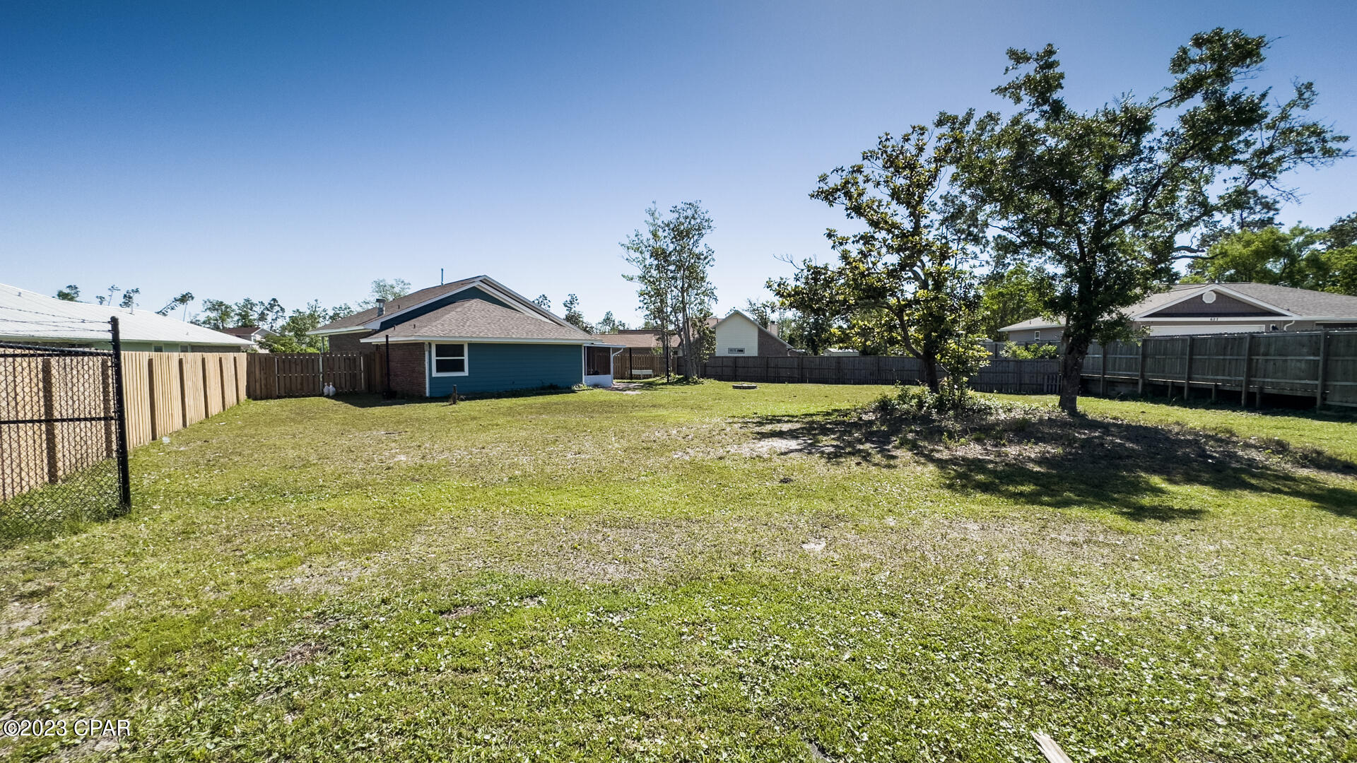 Colonial Est. - Residential