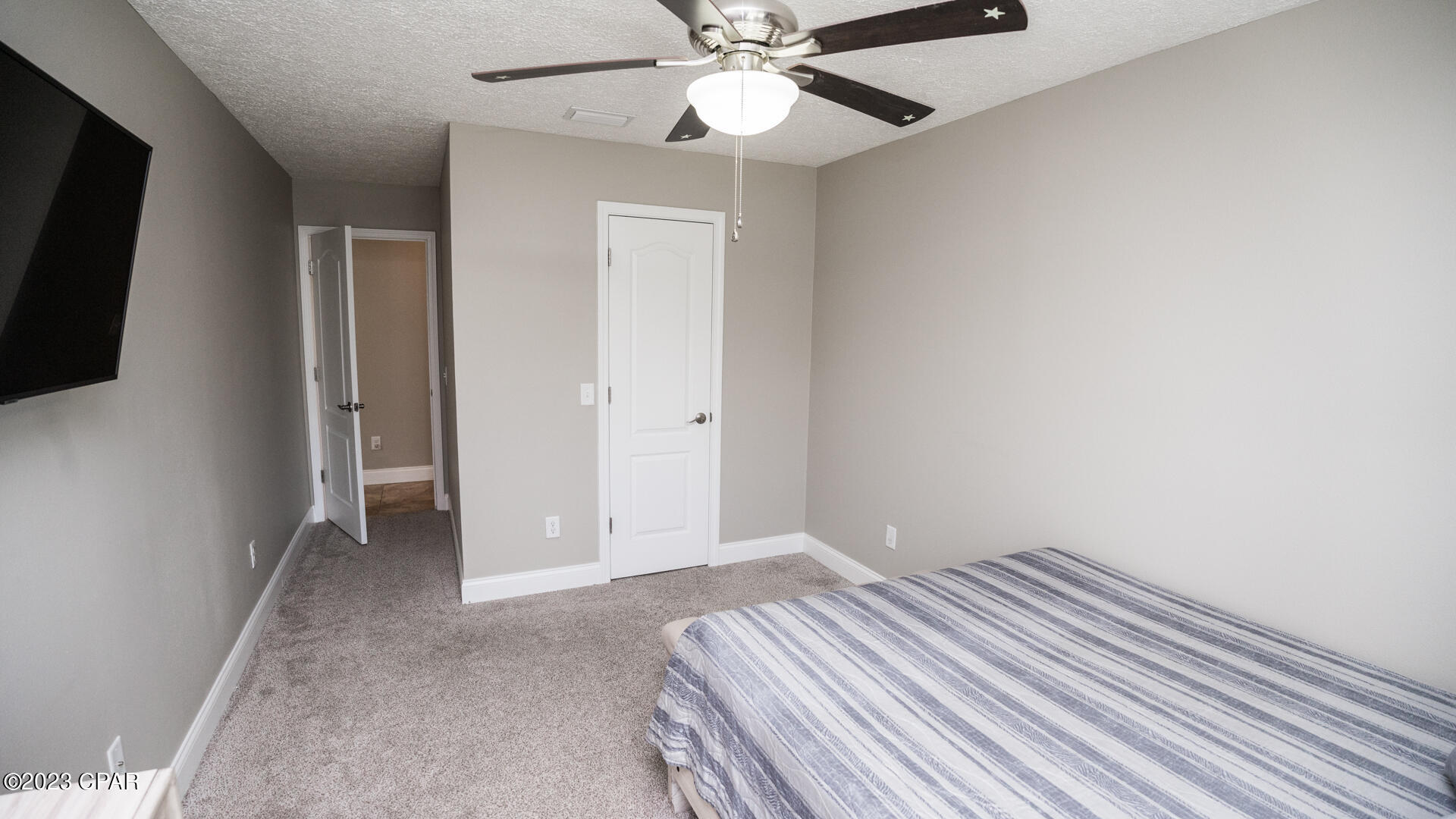 Colonial Est. - Residential