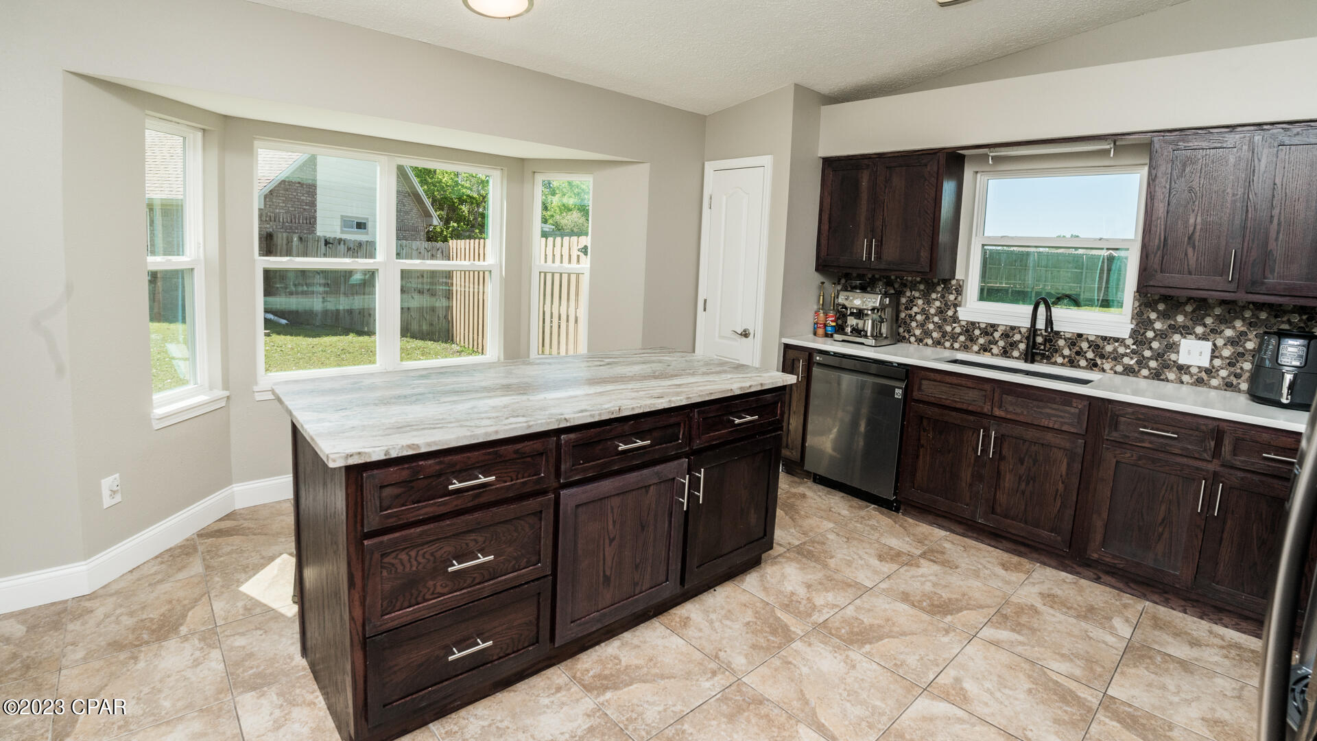 Colonial Est. - Residential