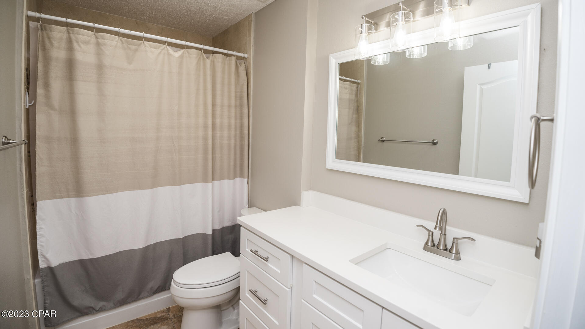 Colonial Est. - Residential