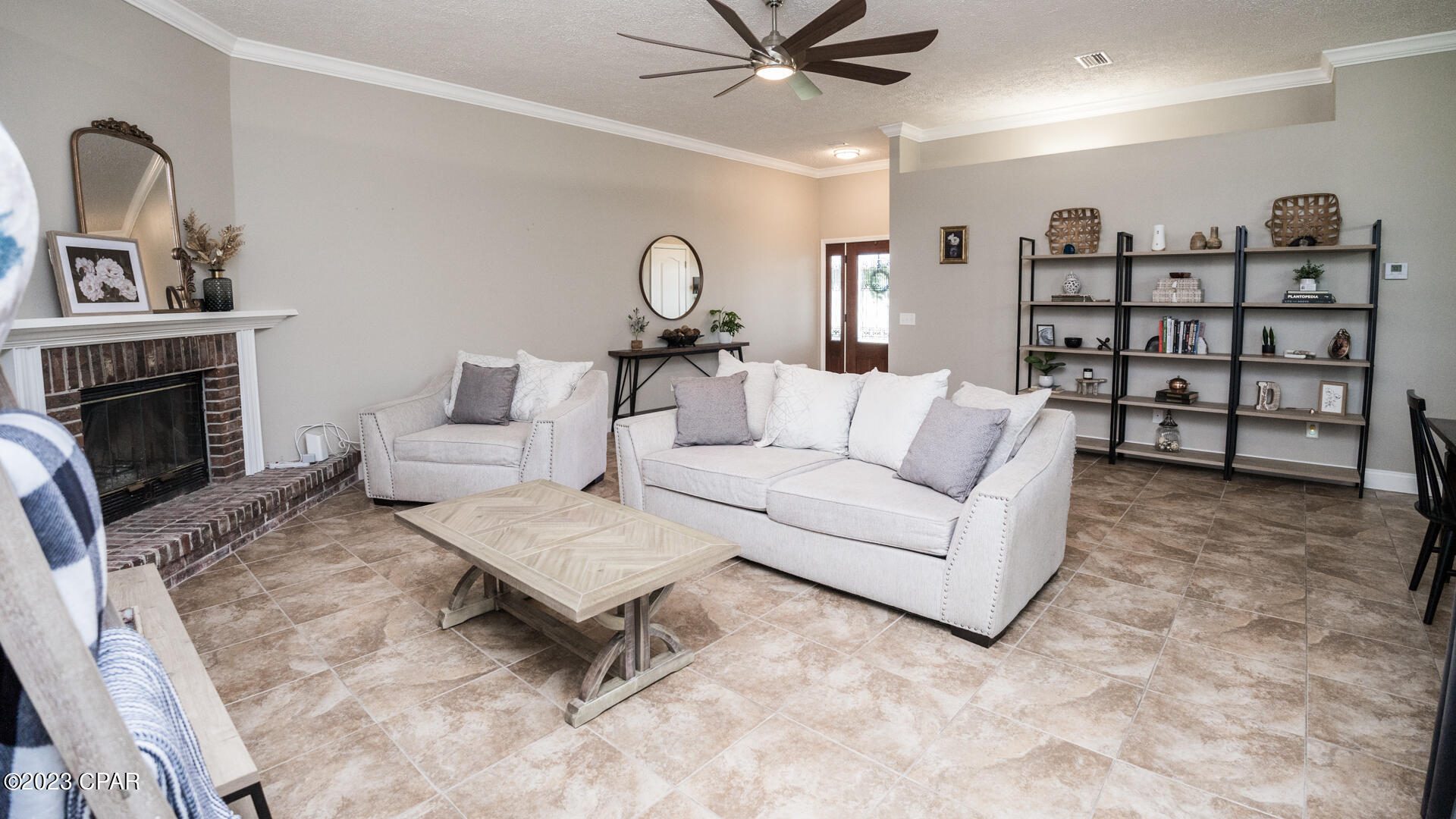 Colonial Est. - Residential