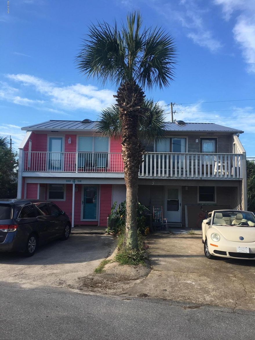 A rare find for investors. This unit needs to be remodled and is priced to sell quickly. At this price there's plenty of room for a complete interior remodel and exterior paint job. Roof, HVAC and stove were recently replaced. If you've been looking for an investment opportunity look no further.