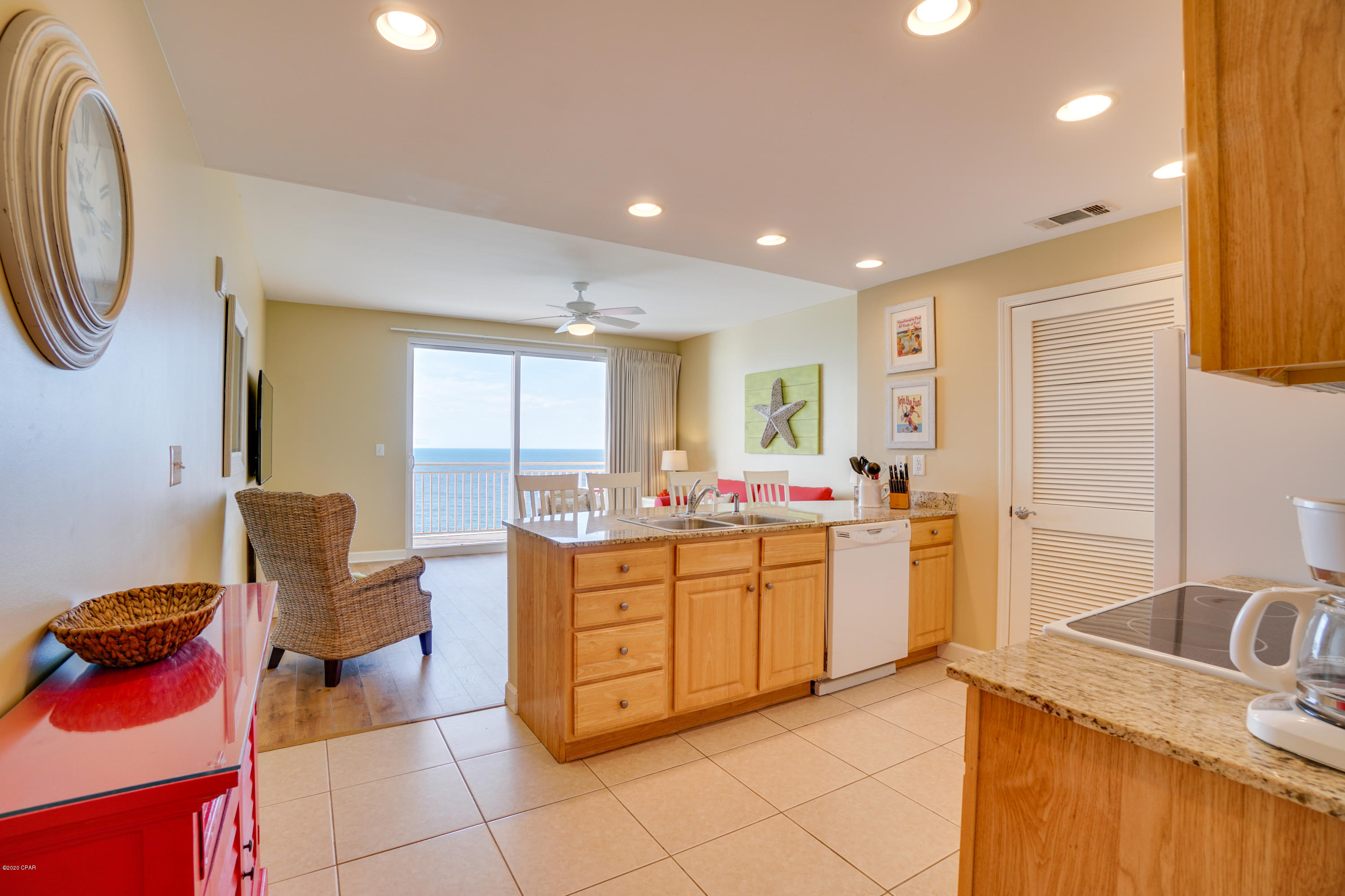 Splash Condo - Residential