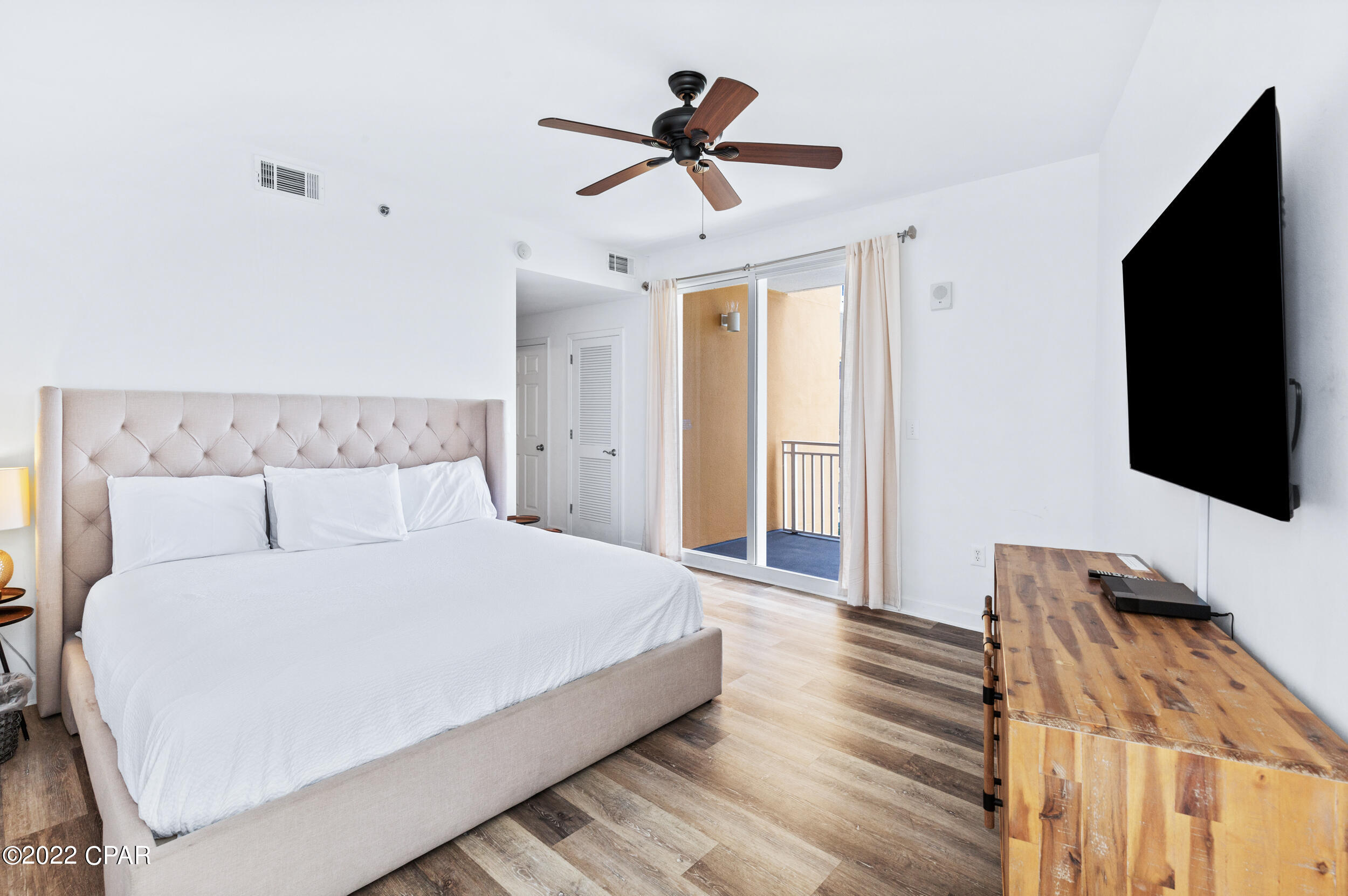 Splash Condo - Residential