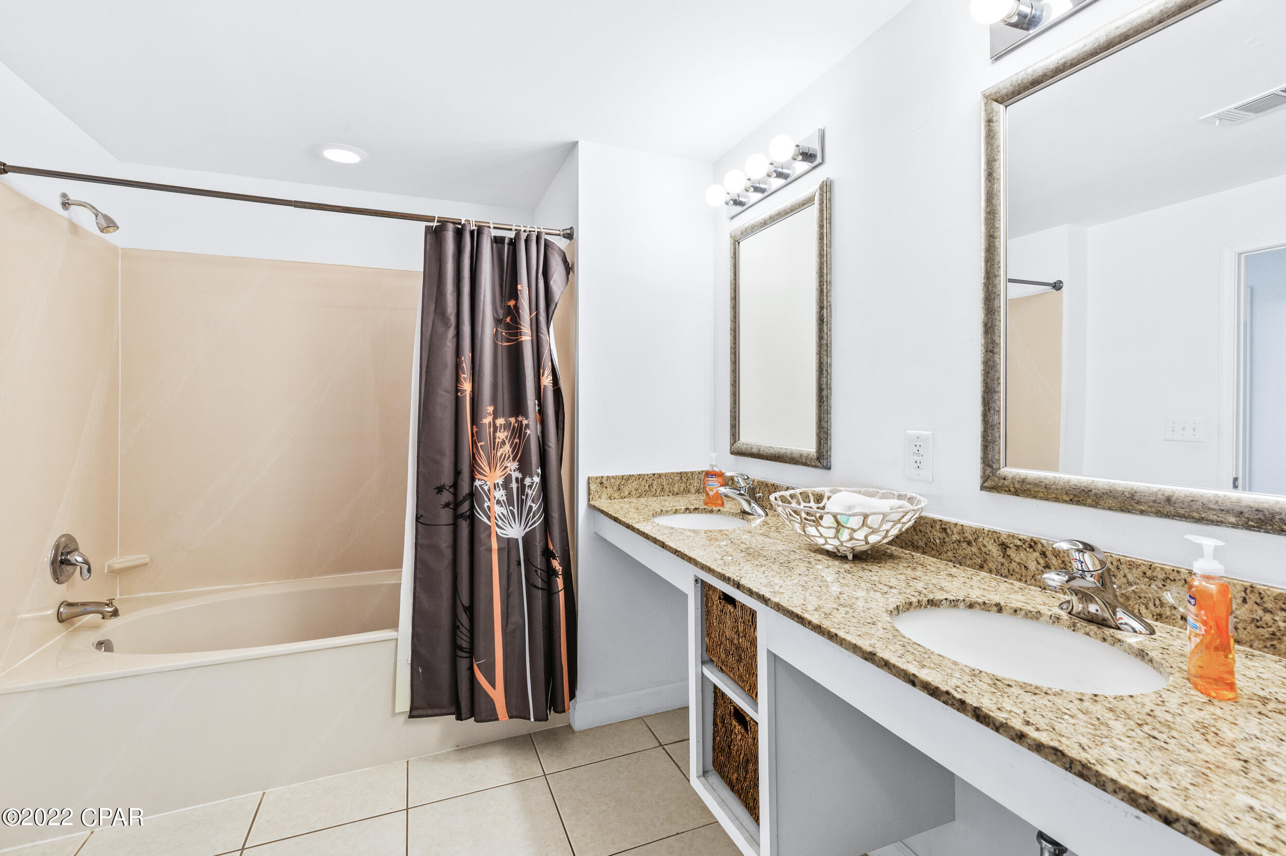 Splash Condo - Residential