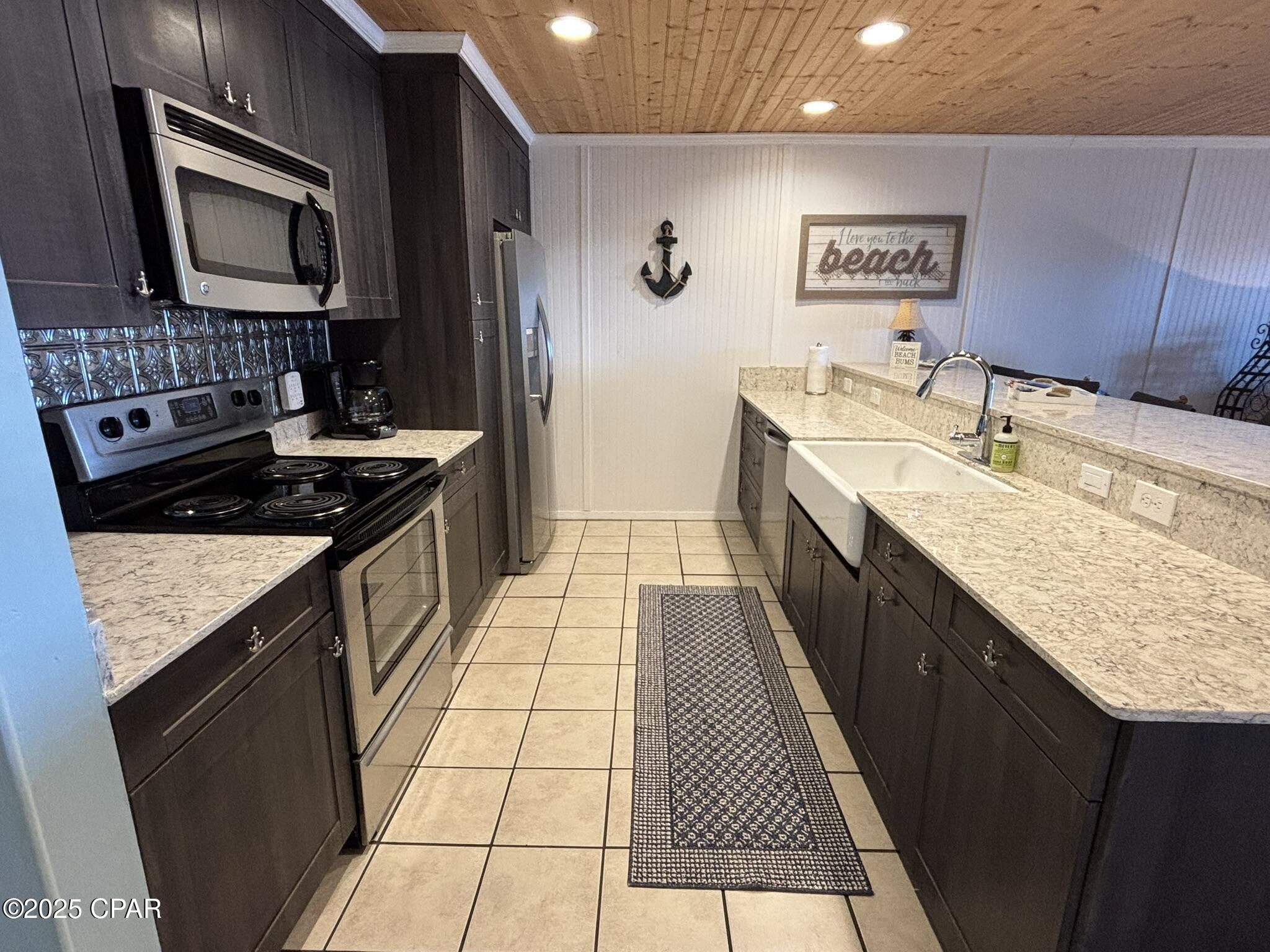 Grand Lagoon Cove Condominium - Residential