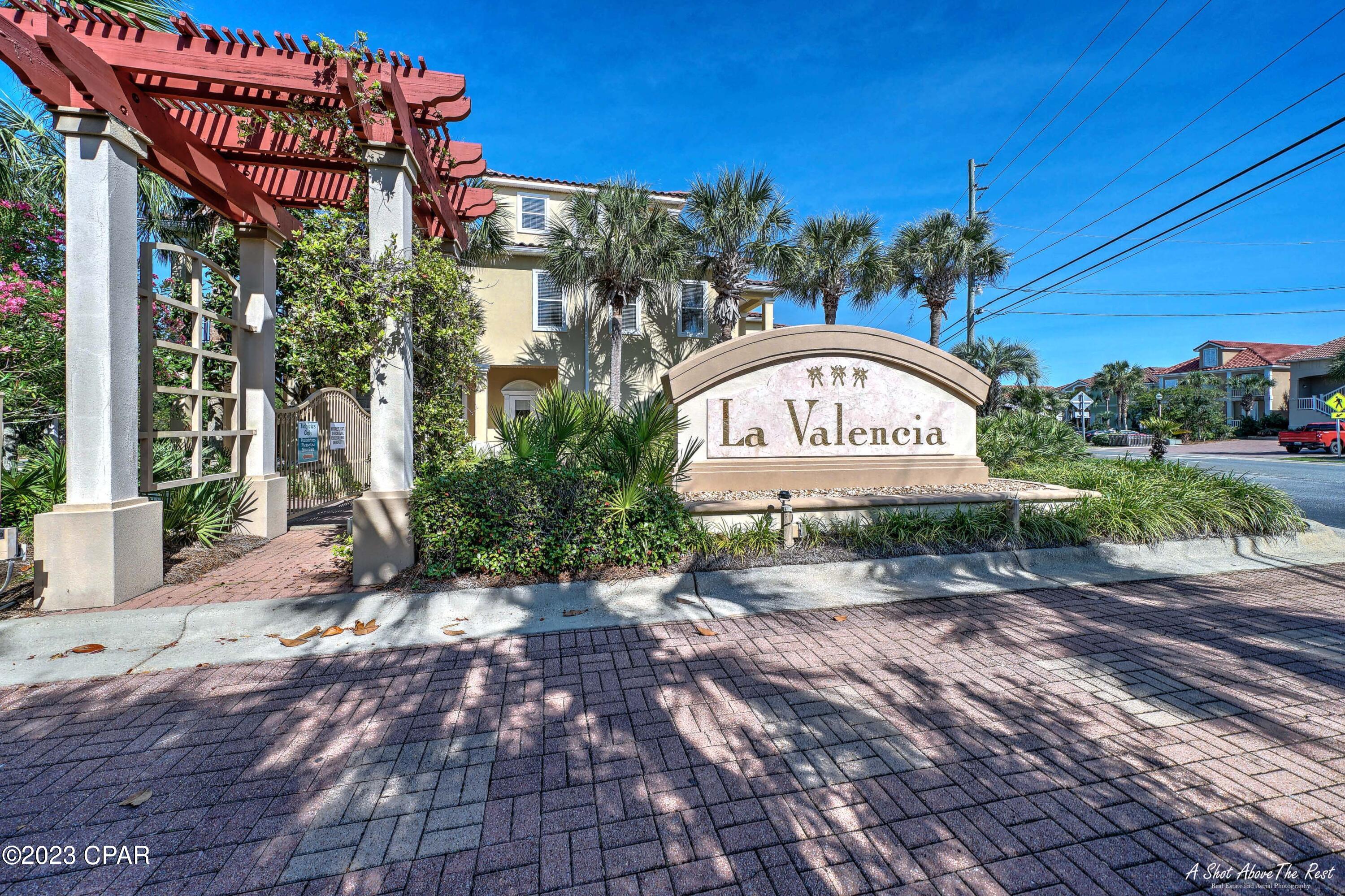 La Valencia Beach Resort - Land