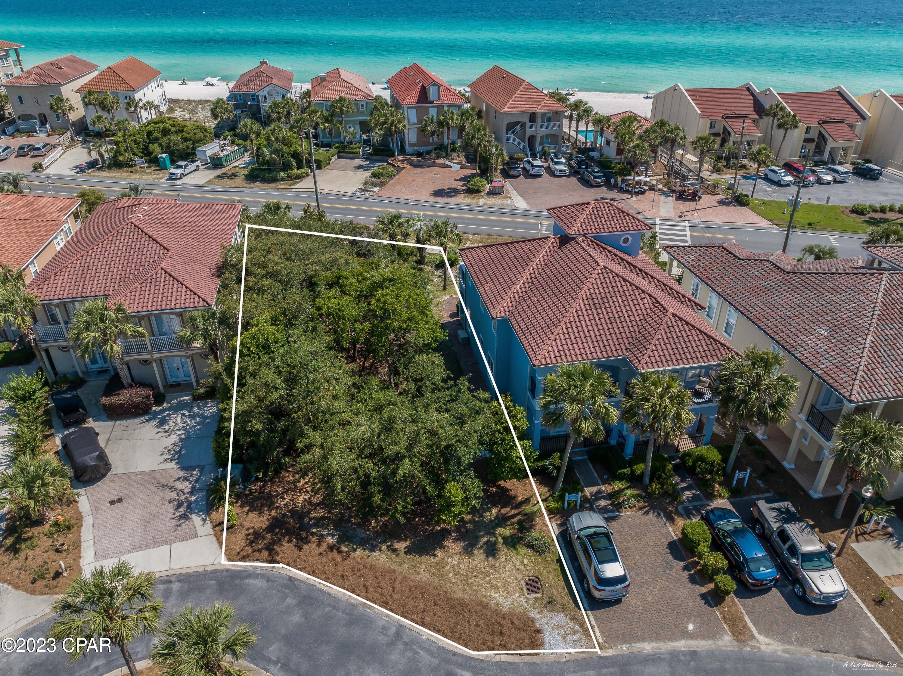 La Valencia Beach Resort - Land