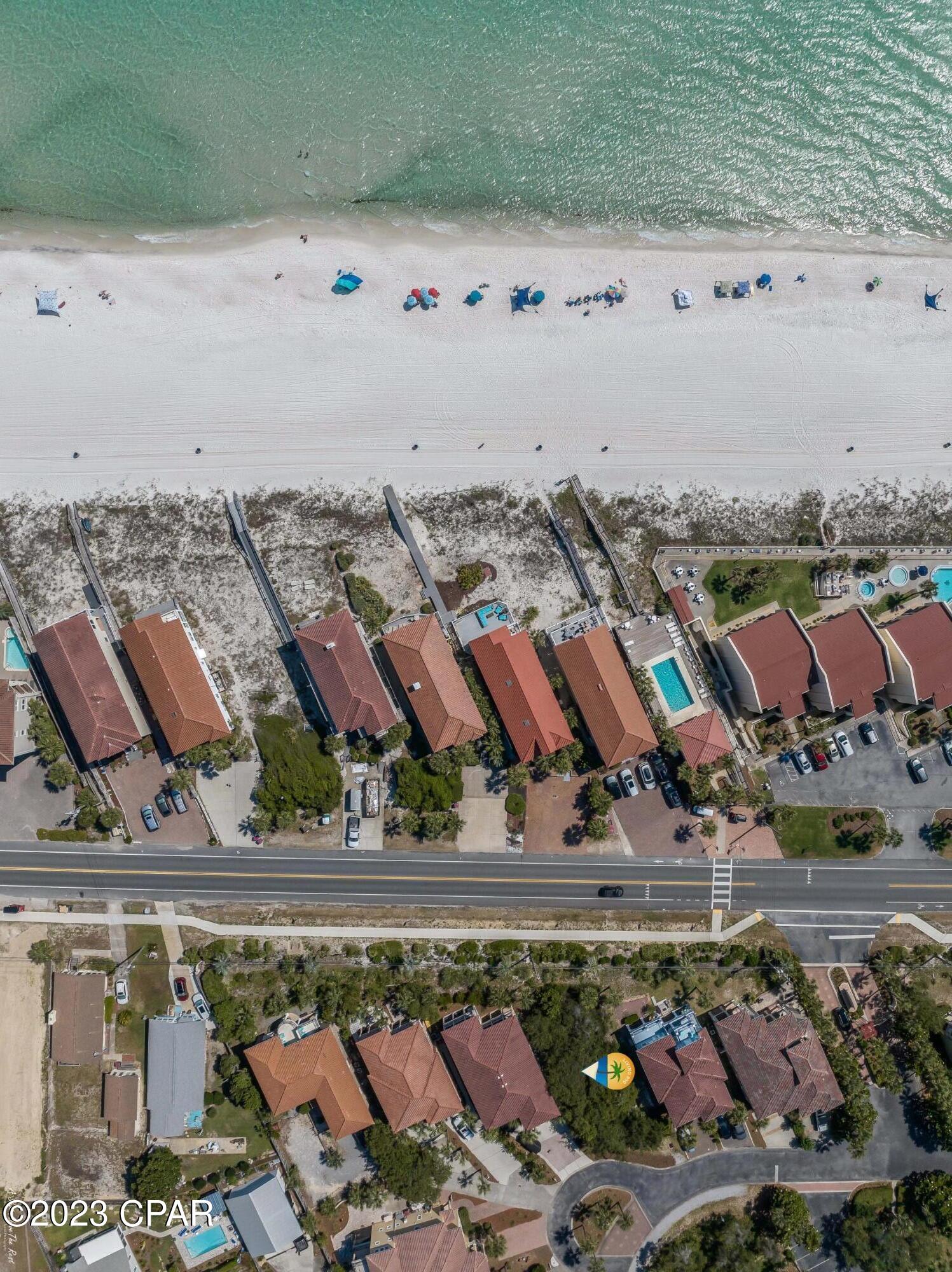 La Valencia Beach Resort - Land