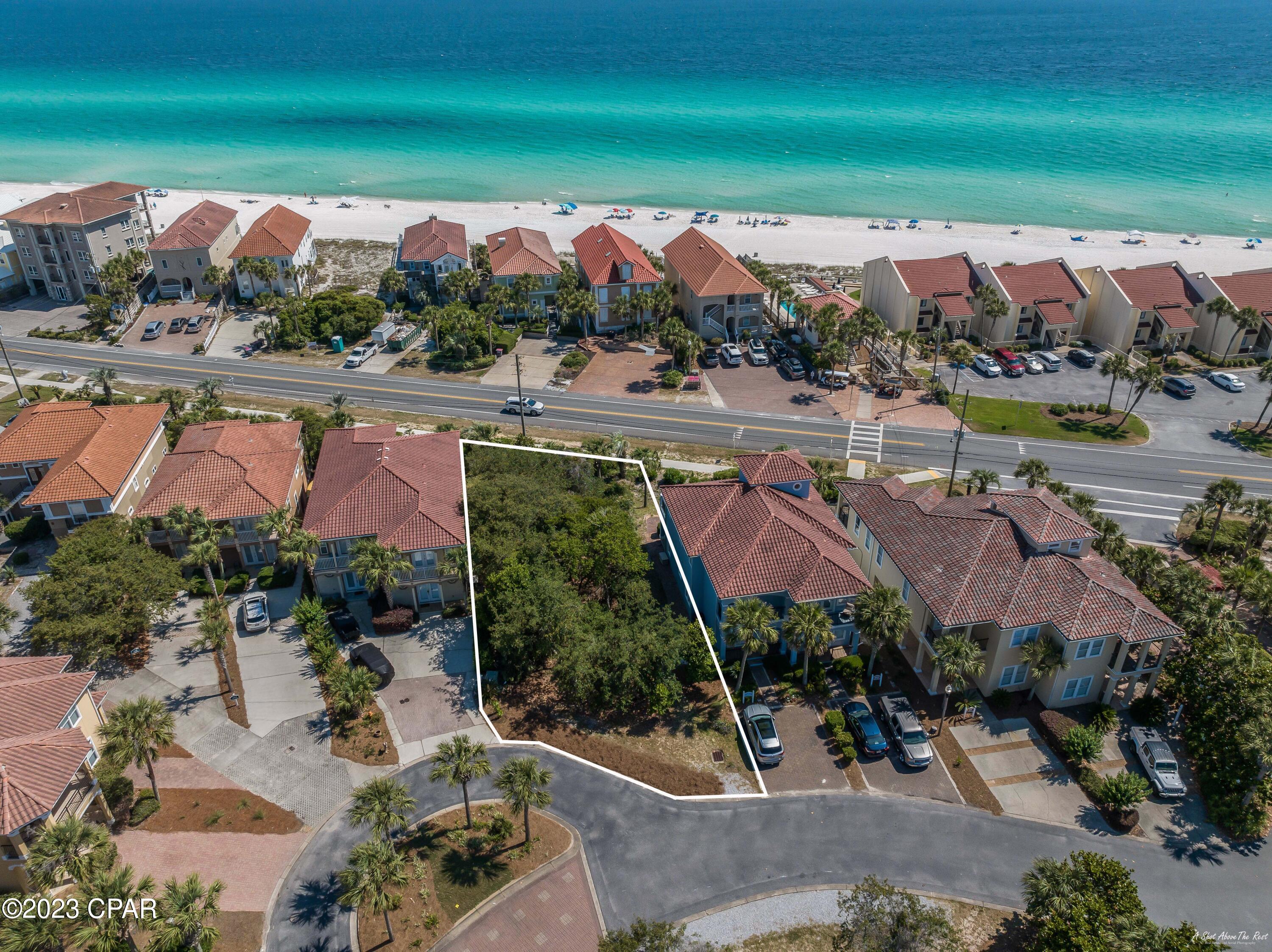 La Valencia Beach Resort - Land