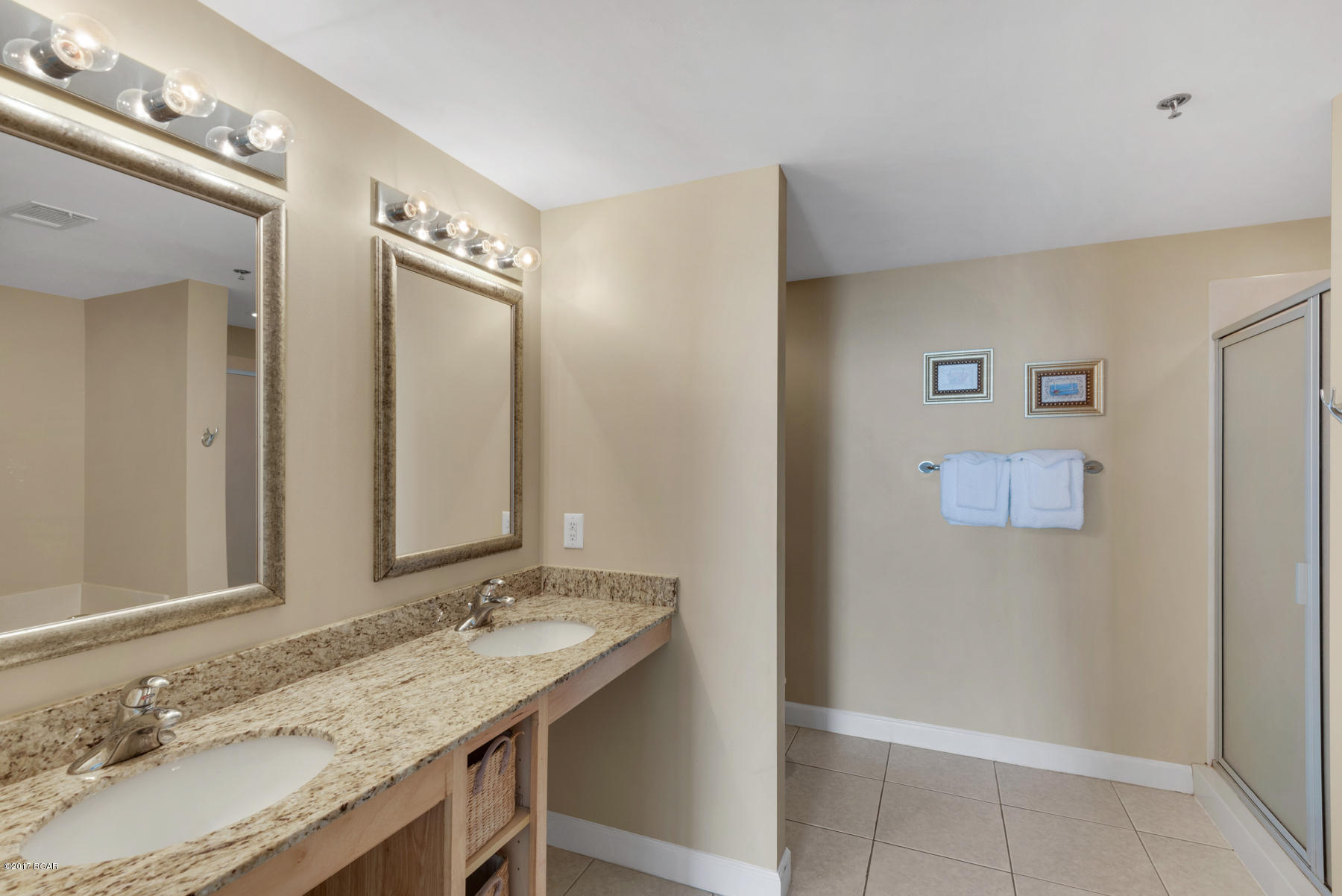 Splash Condo - Residential