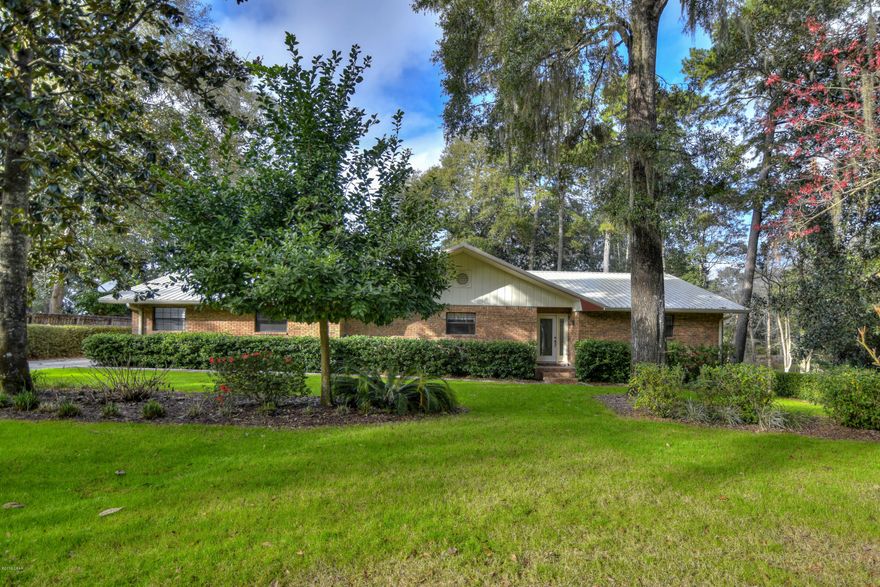 UPDATED PRICING! UNDER $100 PER SQ FOOT. MOTIVATED SELLERS



LAKE ACCESS - Waterview / Waterfront 

3 BR 2 B Brick Home on three lots provide you with privacy and solitude.  Well kept family home with new paint, appliances and flooring. If you are looking for an open floor plan with spacious living, multiple entertainment spaces - indoor and out, large bedrooms, a heated and cooled workshop and Deer Point waterfront access... this is your home choice. A large Florida room opens onto a wood deck overlooking the freshwater canal. The canal leads to Deer Point Lake and wonderful fishing, kayaking, canoeing, paddle-boarding and skiing activities. New Metal Roof 2015. Wind mitigation and termite inspection available.