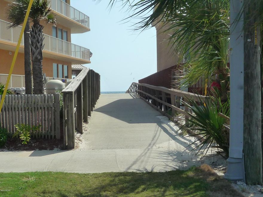 Townhome-Directly across the street from the Gulf, just West of Treasure Island-