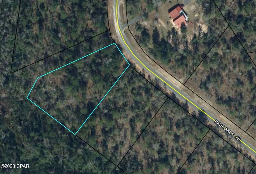 Nice country setting on a paved road!  This one acre lot in Compass Lake in the Hills will make a beautiful place for a home!  It is just minutes to Marianna and is just 45 minutes to Panama City. If you decided to join the HOA with a minimal fee, you would have access to some great amenities also! Drive by today and see for yourself!