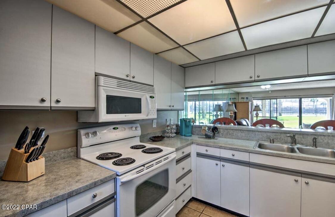 River Oaks Tennis Villas - Residential