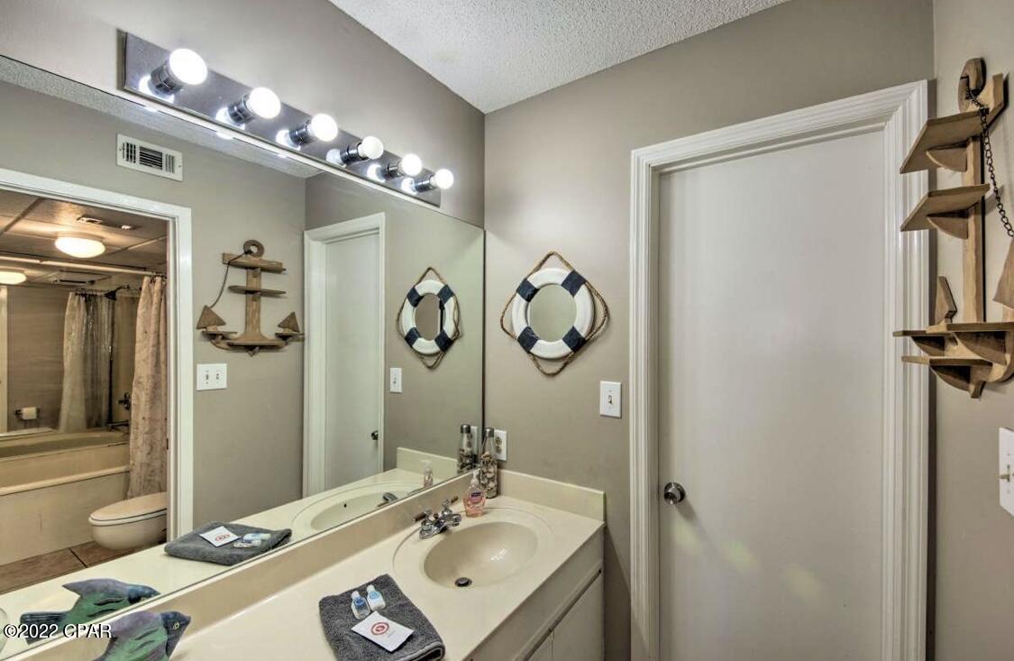 River Oaks Tennis Villas - Residential