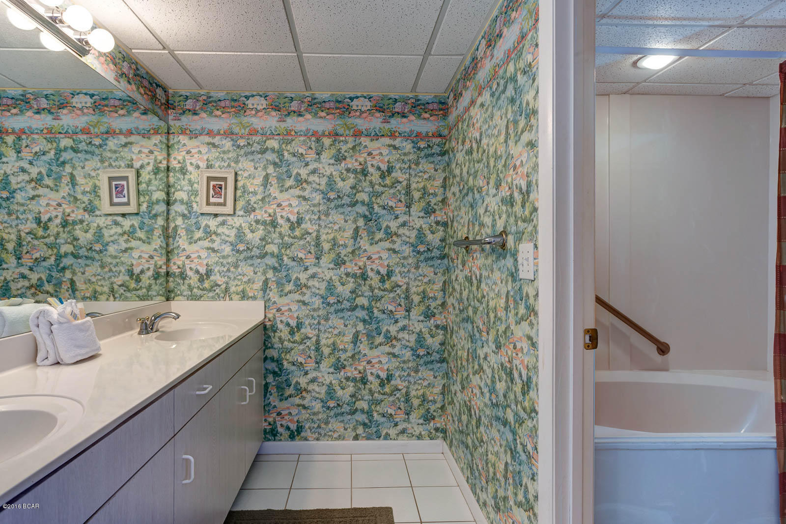 Long Beach Towers III - Residential