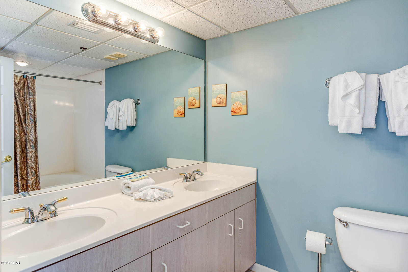 Long Beach Towers III - Residential