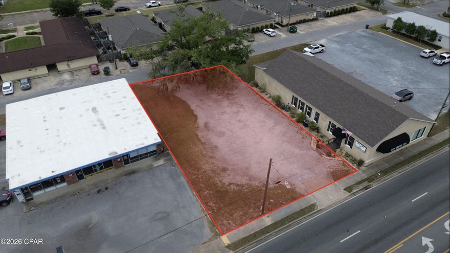 50' of commercial frontage, with deeded
access on Highway 77 and back alleyway. Commercial Zoning (Lynn Haven). Located along main commercial district of Lynn Haven, proximate to city hall, schools, and other commercial amenities. 36,000 AADT
