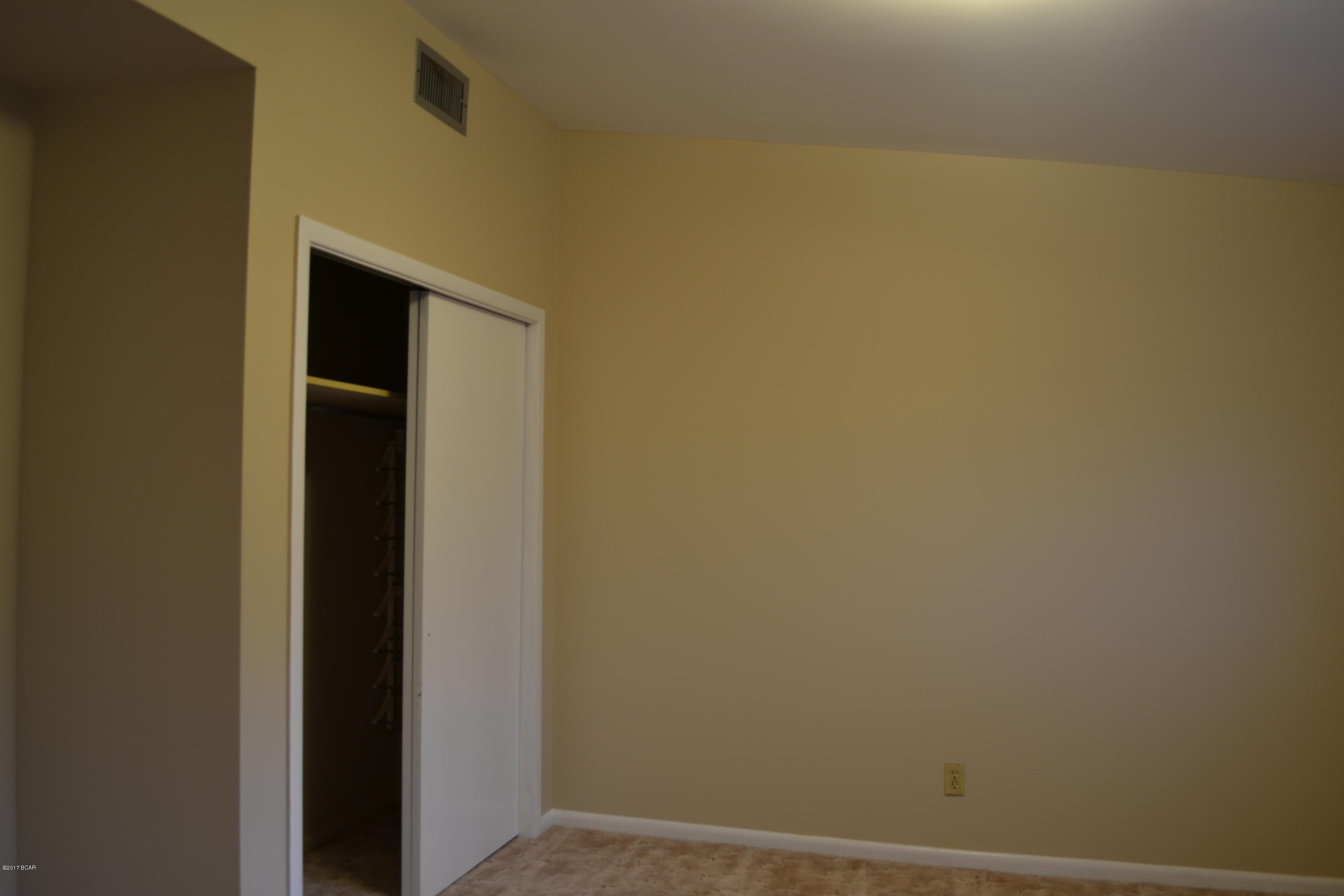 Hentz 1st Add Unit B - Residential