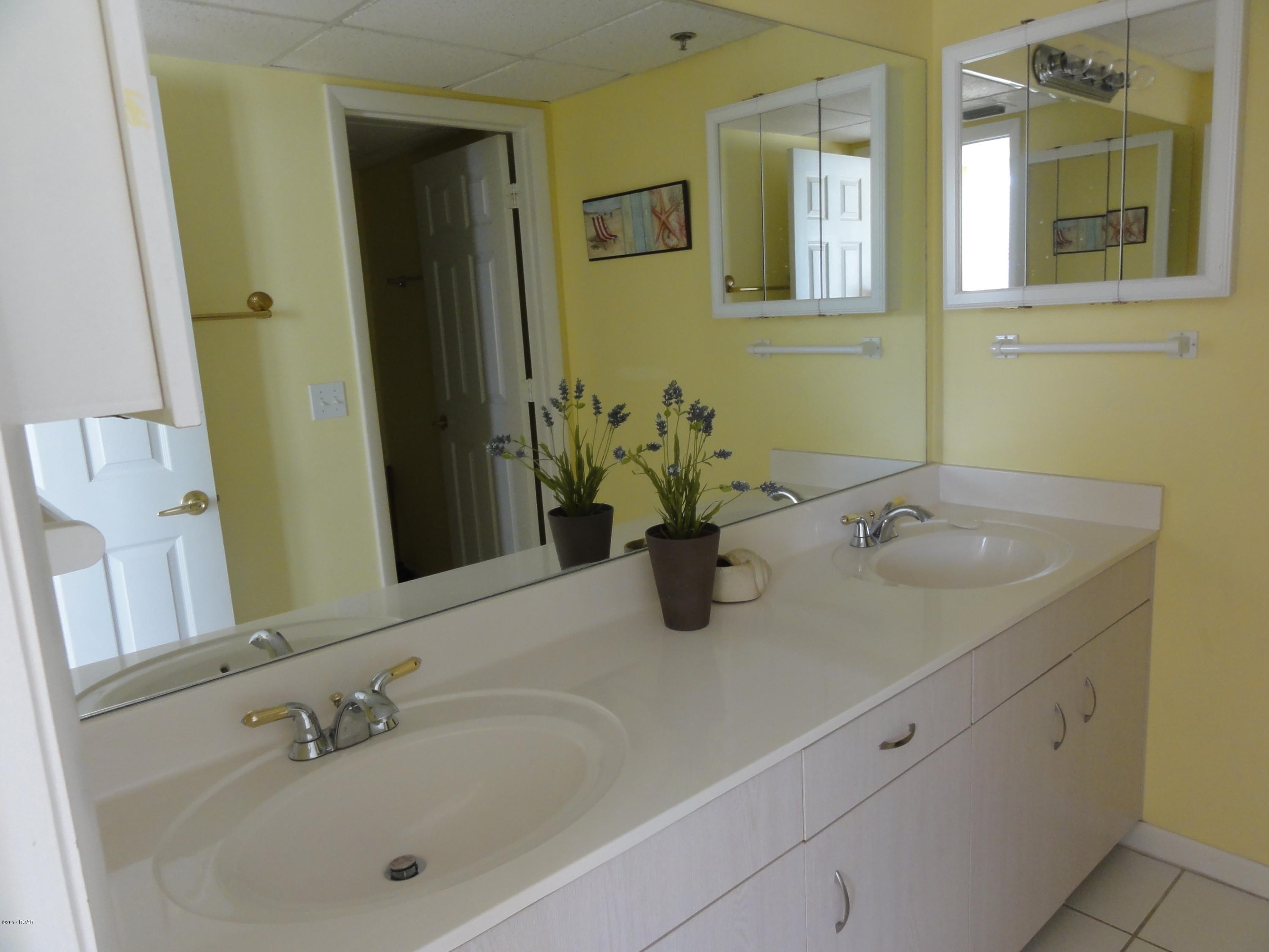 Long Beach Towers III - Residential