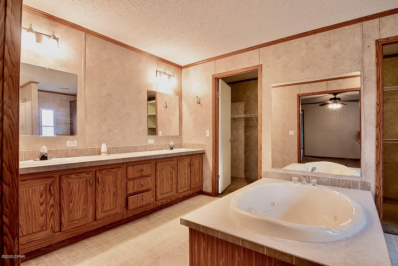 White Western Springs Unit 1 - Residential