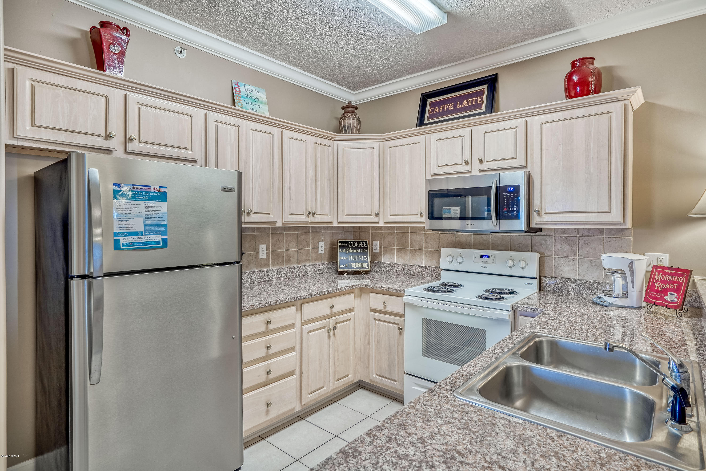 Twin Palms Resort - Residential