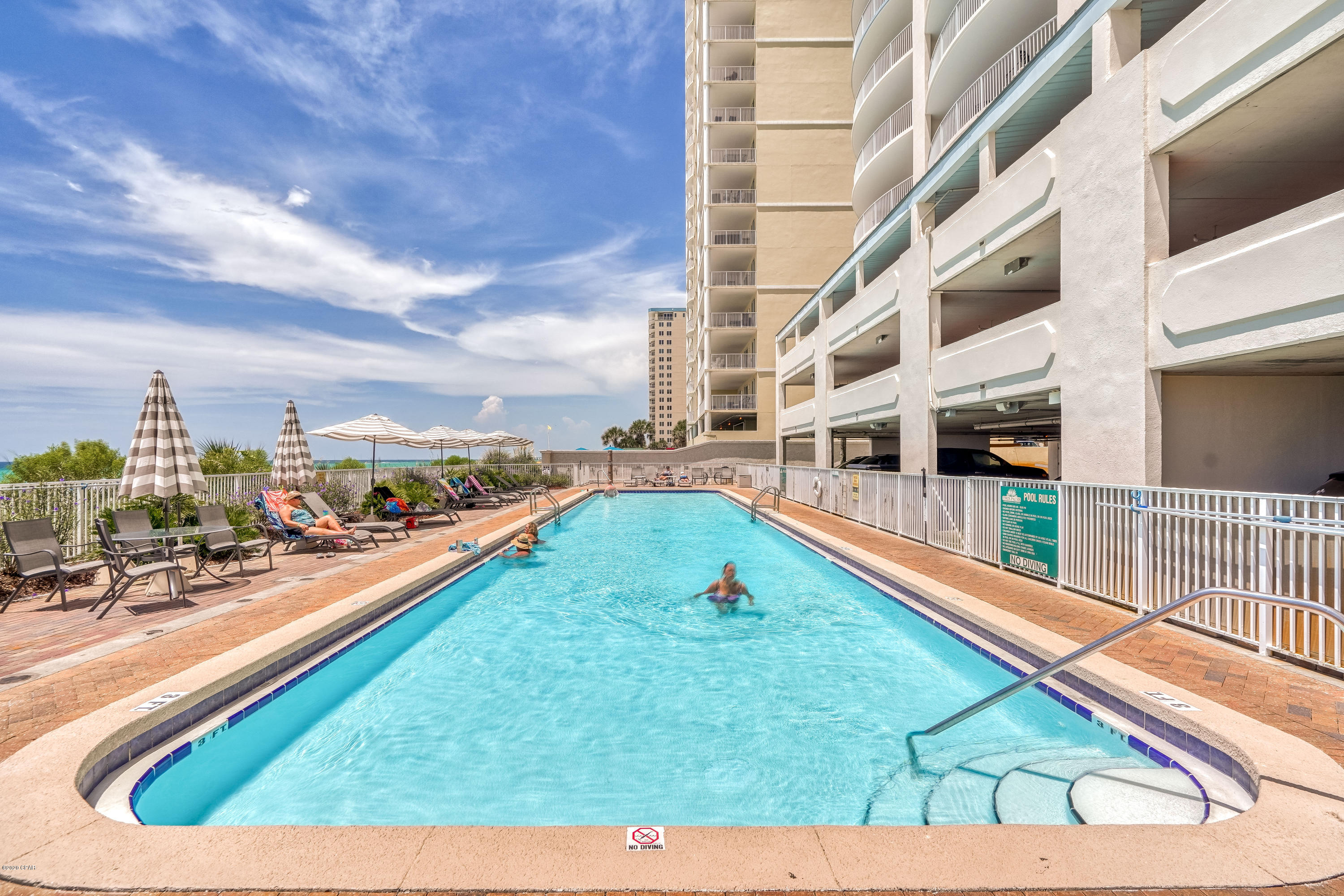 Twin Palms Resort - Residential