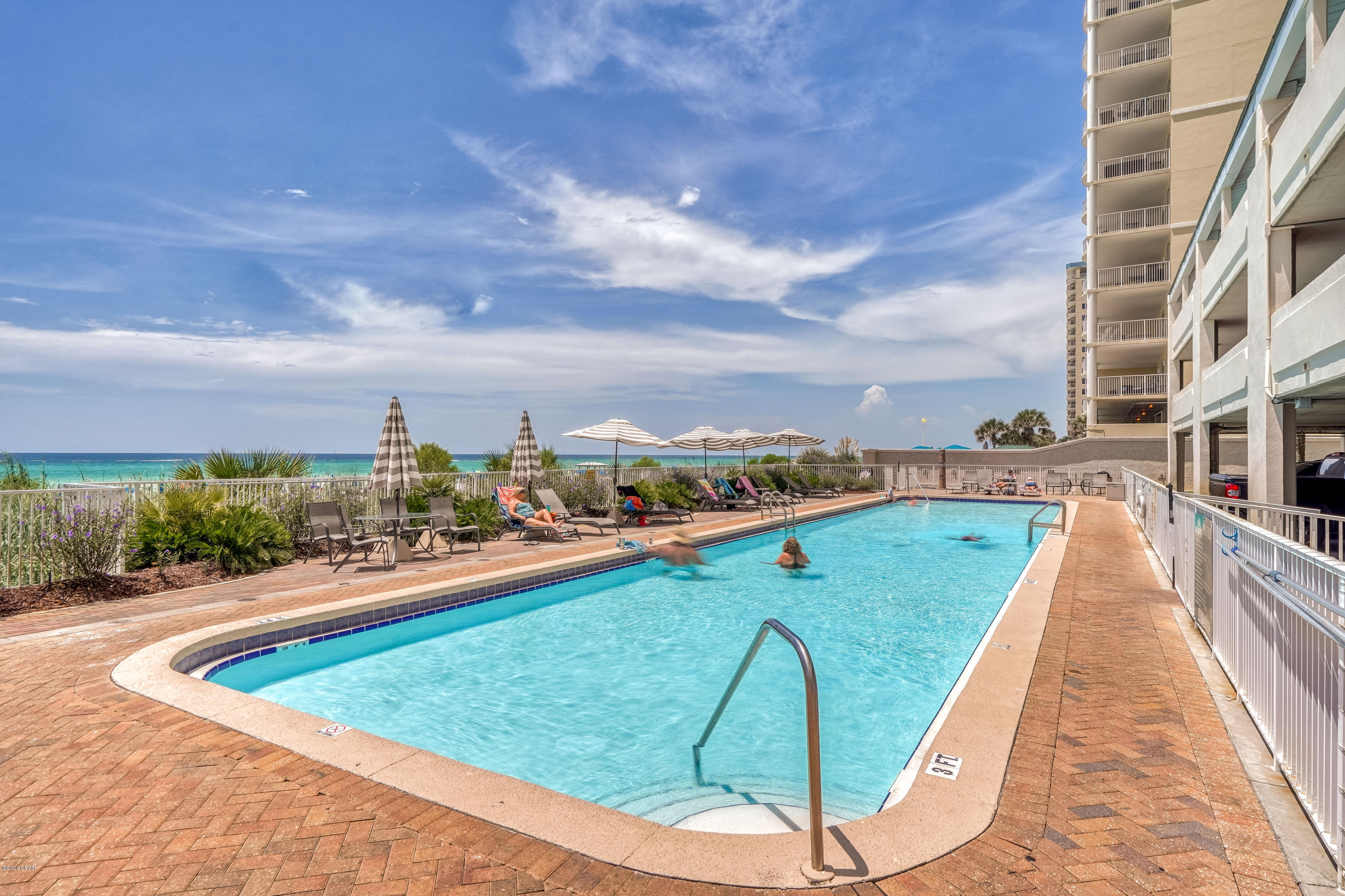 Twin Palms Resort - Residential