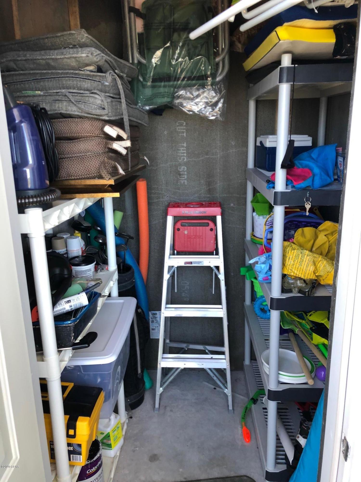 Twin Palms Resort - Residential