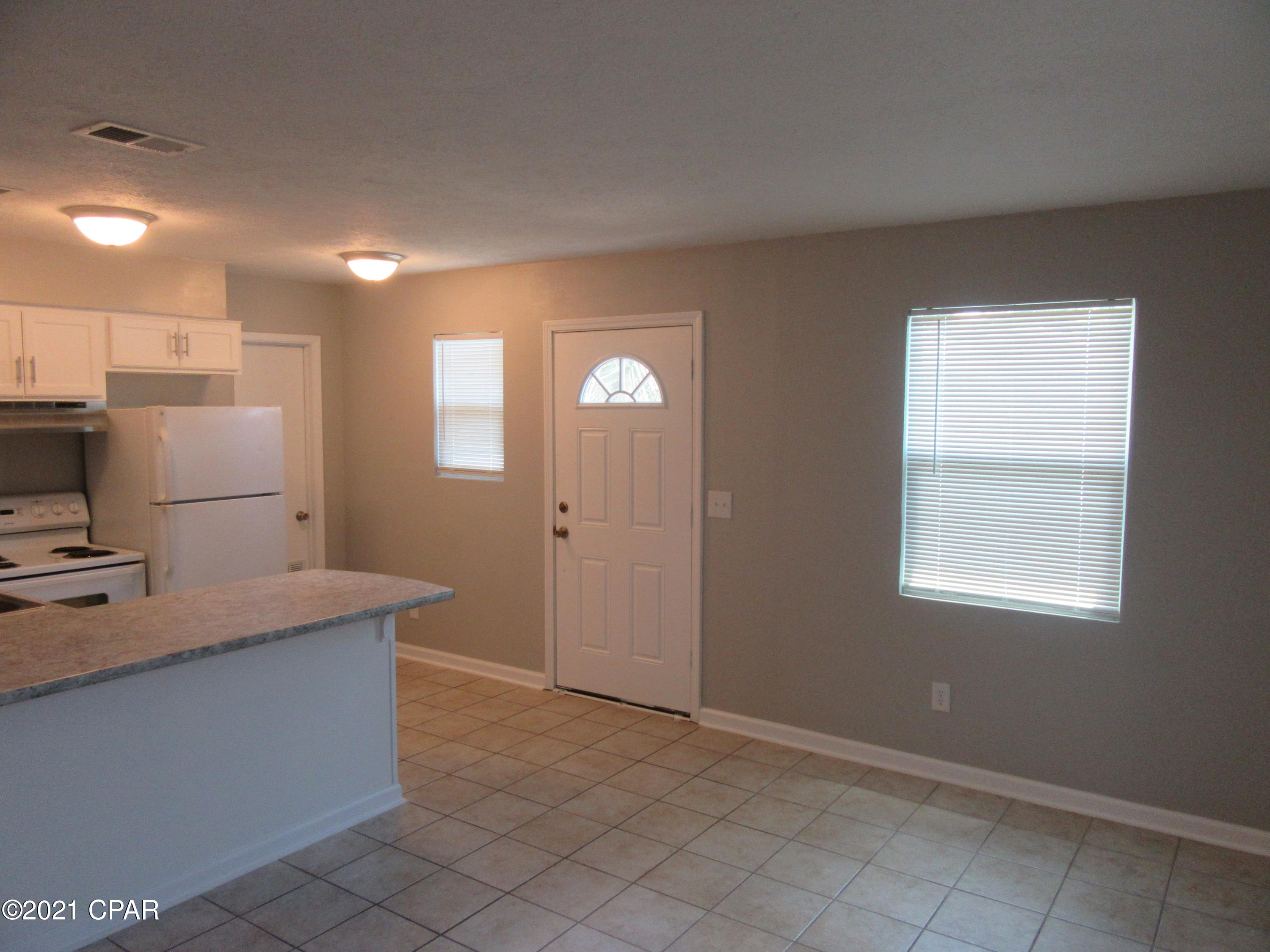 [No Recorded Subdiv] - Residential Lease