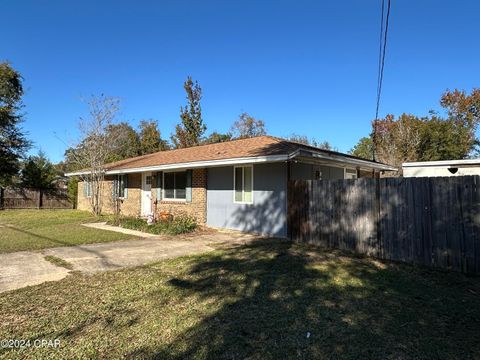 A home in Marianna